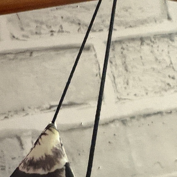 ASOS Black and Cream Floral below the knee Dress, size 8 - Picture 8 of 10